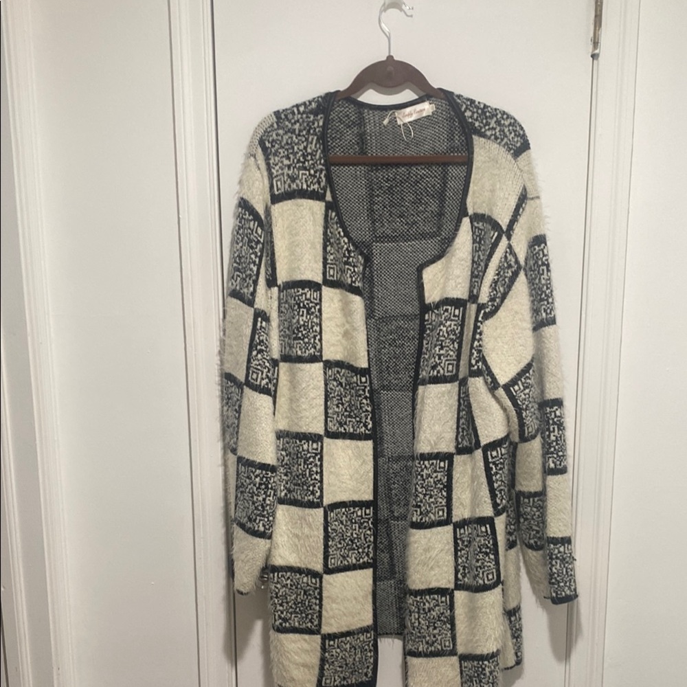 Black and Cream Checkered Women's Sweater